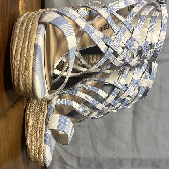 Gorg Strappy Heeled Sandals - Picture 3 of 3